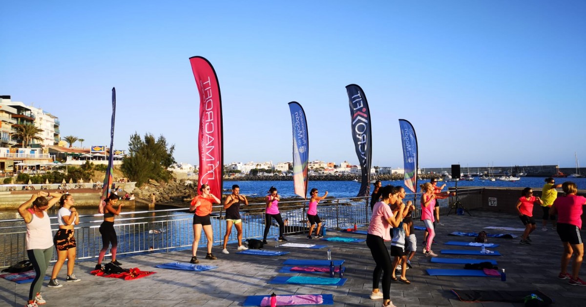 La playa de Costa Alegre, escenario de clases dirigidas de actividad física este  jueves