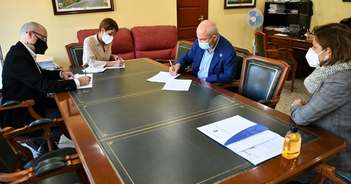 Mogán y Cocemfe suscriben un convenio para promover la integración laboral de personas con discapacidad