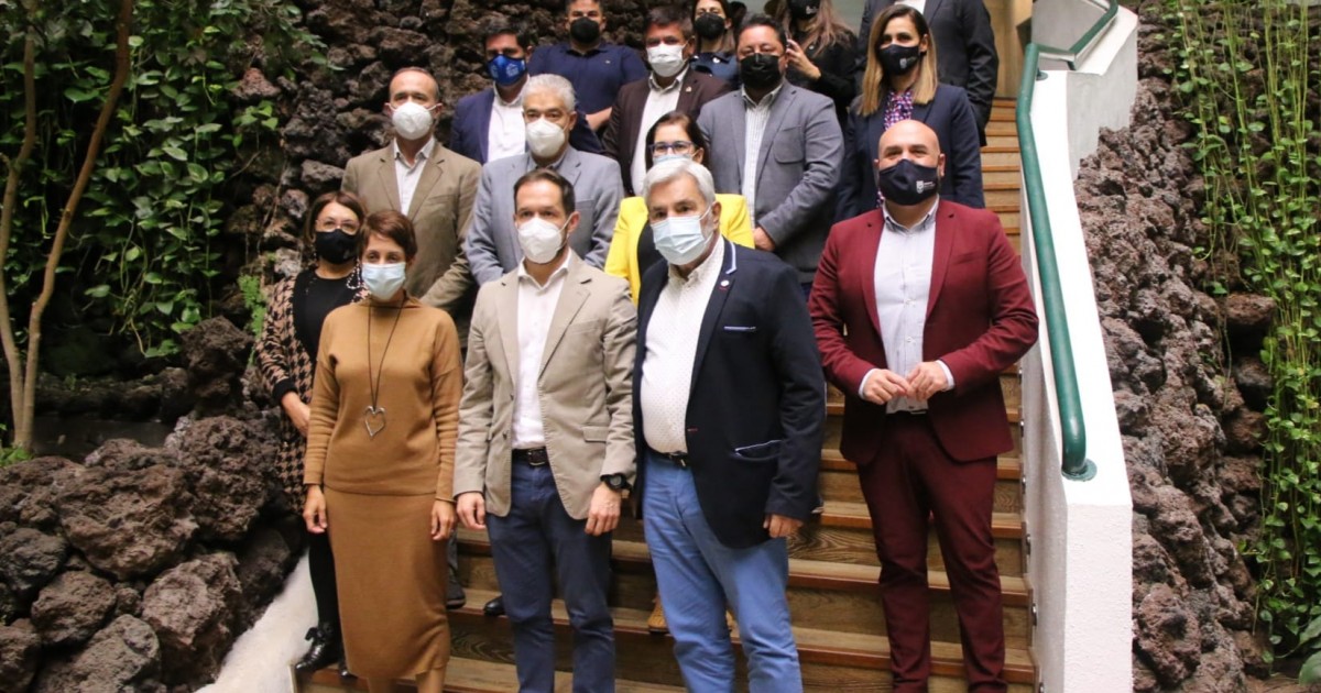 La AMT y la AMTC firman con el Cabildo de La Palma un protocolo de ayuda a los damnificados del volcán