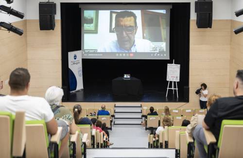 Emilio Calatayud abre las 'Jornadas  de Educación' de Mogán