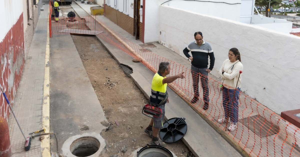 El Ayuntamiento de Mogán renueva la red de saneamiento de la calle El Puntón
