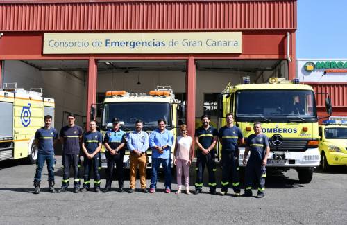 Onalia Bueno visita el parque de bomberos de Puerto Rico