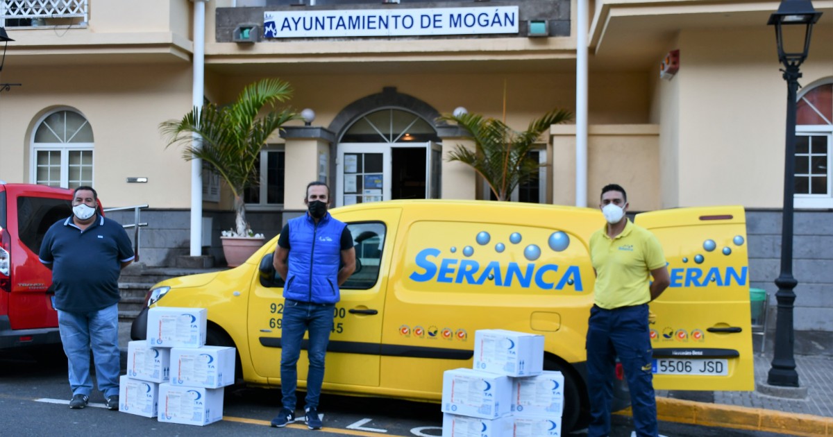 El Ayuntamiento de Mogán recibe de Seranca 384 litros de desinfectante  contra la COVID-19