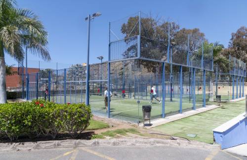 El Ayuntamiento adjudica la sustitución de las canchas de pádel de Arguineguín