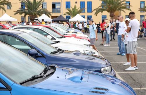 300 vehículos se exhiben en el III Encuentro Solidario de Coches Japoneses de Arguineguín